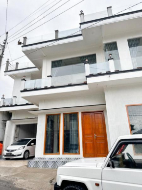 Teras Senja Sikunir Homestay